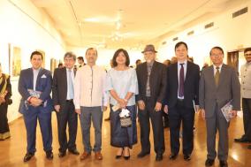 DG,ICCR Shri  @ktuhinv   &  H.E. Ms. Pattarat Hongtong , Ambassador of Thailand inaugurated the contemporary painting exhibition to celebrate the “75th Anniversary: A Portrait of Indo-Thai Friendship”  🇮🇳 🇹🇭  @lalitkalaLKA  today. @ThailandinIndia
