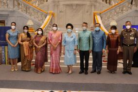 H.E. Mrs. Suchitra Durai, Ambassador of India to Thailand, Thanpuying Poranee Mahanont, Deputy Secretary to Her Majesty The Queen Mother, and other dignitaries from the  Culture, Textiles attended the event