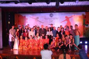 शास्त्रीय से लोक तक, नृत्य भारत के सांस्कृतिक लोकाचार का एक अभिन्न और प्राचीन हिस्सा रहा है। #GenNextDemocracyNetwork कार्यक्रम के 5वें बैच के प्रतिनिधियों के लिए, @iccr_hq ने 6 सितंबर 22 को नाट्य बैले सेंटर से शानदार और ऊर्जावान प्रदर्शन के साथ एक सांस्कृतिक संध्या का आयोजन किया।