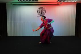 एसवीसीसी ईओआई बैंकॉक ने एसवीसीसी बैंकॉक में कुचिपुड़ी थाई कलाकार खुन सरिन्या इमरादी द्वारा कुचिपुड़ी नृत्य गायन का आयोजन किया