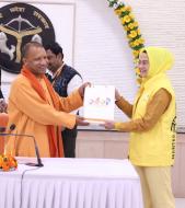 7th batch of #GenNext_Democracy_Network Programme  Hon'ble Chief Minister of #UttarPradesh, Shri.  @myogiadityanath  ji welcomed 29 delegates of ICCR & had an interactive discussion with the young leaders from 7 democracies.