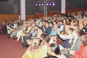 ICCR के 74वें स्थापना दिवस के अवसर पर, ICCR के महानिदेशक, श्री कुमार तुहिन ने विदेशों में भारतीय संस्कृति को बढ़ावा देने के लिए हाल के वर्षों की गतिविधियों के दौरान महत्वपूर्ण पहलों और उपलब्धियों पर प्रकाश डाला।