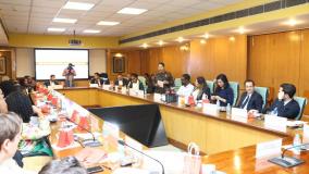 ICCR ने अपने मुख्यालय में DDG, ICCR, श्री राजीव कुमार की अध्यक्षता में एक डिब्रीफिंग सत्र का आयोजन किया, जिसमें 9 लोकतांत्रिक देशों के 28 प्रतिनिधियों ने #भारत की अपनी यात्रा के अपने अनुभवों को साझा किया।