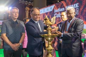 स्वामी विवेकानन्द सांस्कृतिक केंद्र, भारतीय दूतावास, बैंकॉक ने आइकॉन सियाम ऑल में भारतीय एमएसएमई सीओआईआर एक्सपो के उद्घाटन समारोह में आईसीसीआर के विद्वान भरतनाट्यम कलाकार खुन एकलाक और कथक कलाकार खुन इंगाकारट द्वारा एक भारतीय शास्त्रीय नृत्य गायन का आयोजन किया। बैंकॉक, 15 जुलाई 2023 को।