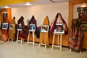 Weaving Relations : Textile Traditions, Exhibition