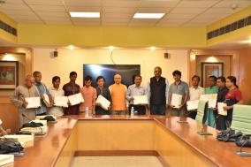 रामायण के चार समूहों के साथ डीजी की बैठक