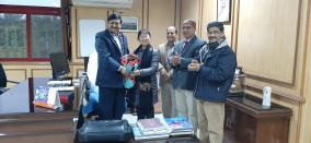 प्रो. क्यूई योंगहुई, सिचुआन विश्वविद्यालय, चेंगदू, चीन ने श्री अजीत कुमार कर्नाटक, कुलपति, दून विश्वविद्यालय, देहरादून से 20 दिसंबर 2019 को मुलाकात की