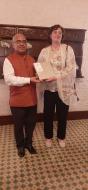 श्री अखिलेश मिश्रा, महानिदेशक, आईसीसीआर ने नई दिल्ली में लिस्बन के नोवा विश्वविद्यालय में राजनीति और अंतर्राष्ट्रीय संबंध संस्थान के प्रोफेसर डॉ. रकील वाज़-पिंटो को बधाई दी