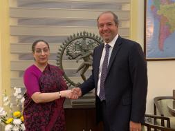 श्रीमती विजय ठाकुर सिंह, सचिव (पूर्व), विदेश मंत्रालय ने नई दिल्ली में डोमिनिकन गणराज्य के द्विपक्षीय विदेश नीति के उप मंत्री अंब जोस ब्लैंको से मुलाकात की